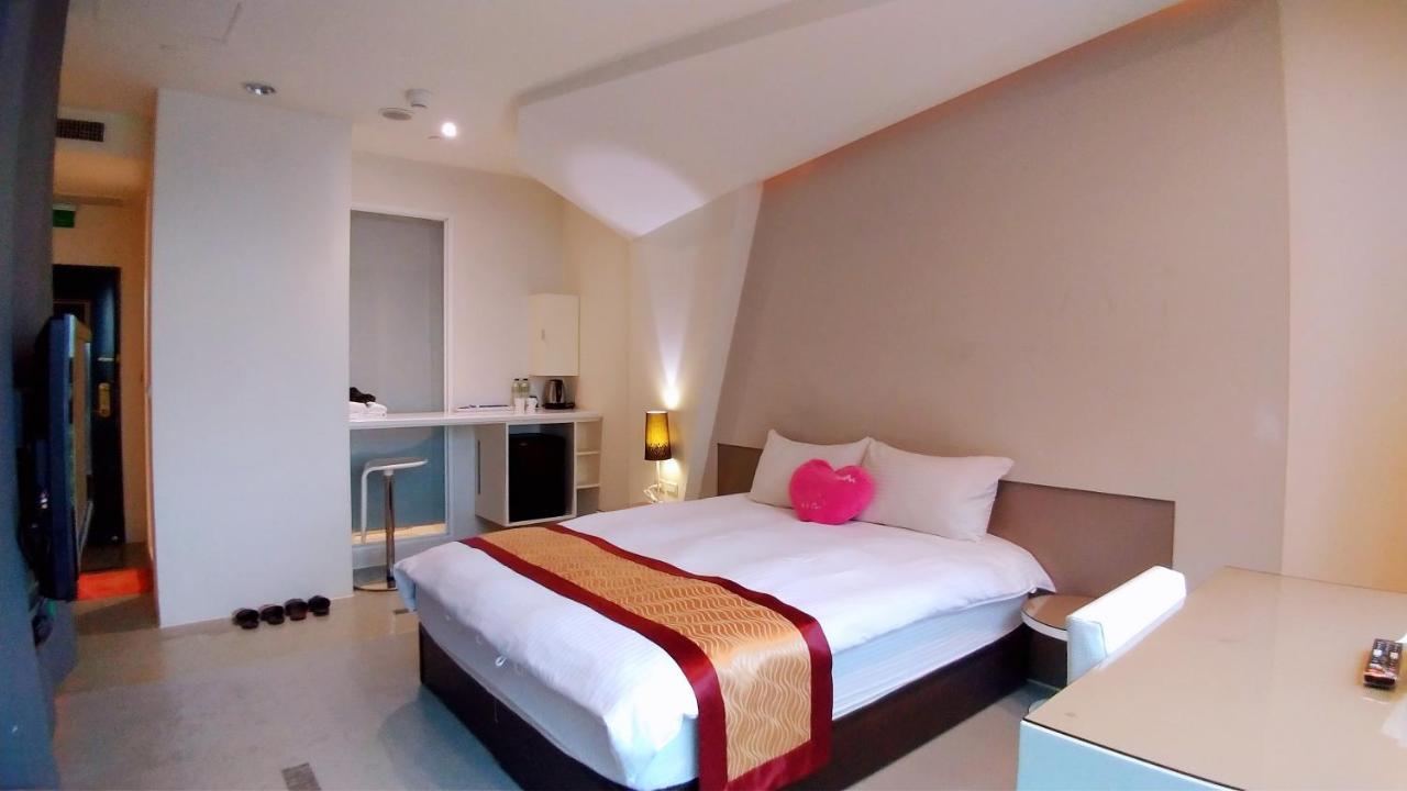 85 Leisurely Hotel Каосюн Екстериор снимка