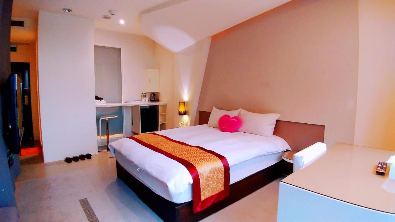 85 Leisurely Hotel Каосюн Екстериор снимка