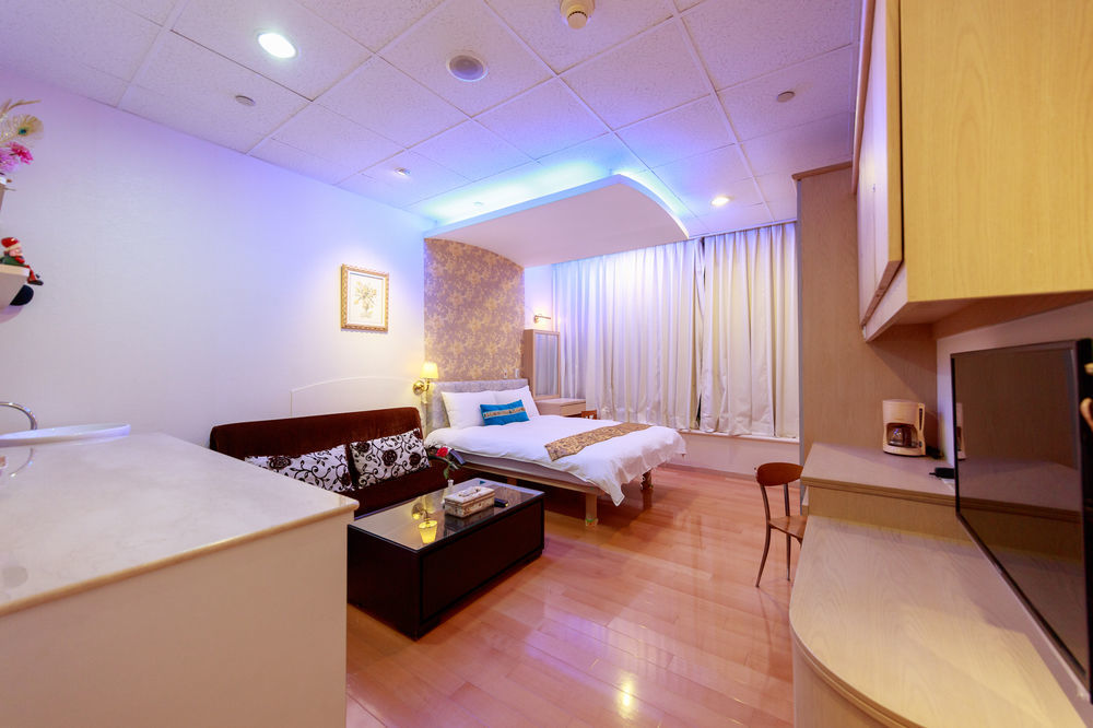 85 Leisurely Hotel Каосюн Екстериор снимка