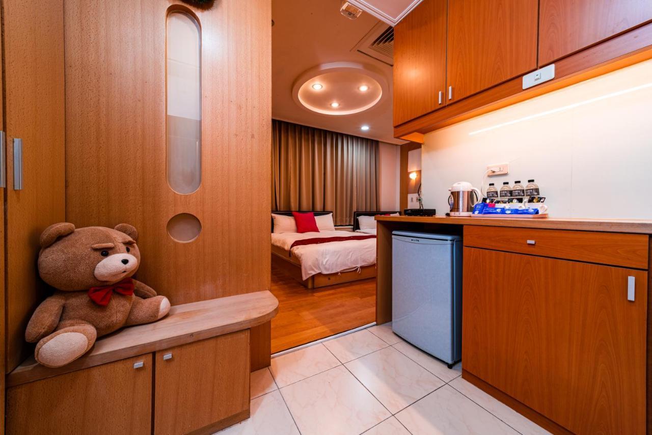 85 Leisurely Hotel Каосюн Екстериор снимка